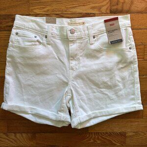 SOLD NWT Levi's Women's Mid-Length Shorts - Size 31, White, 4.5" Inseam
